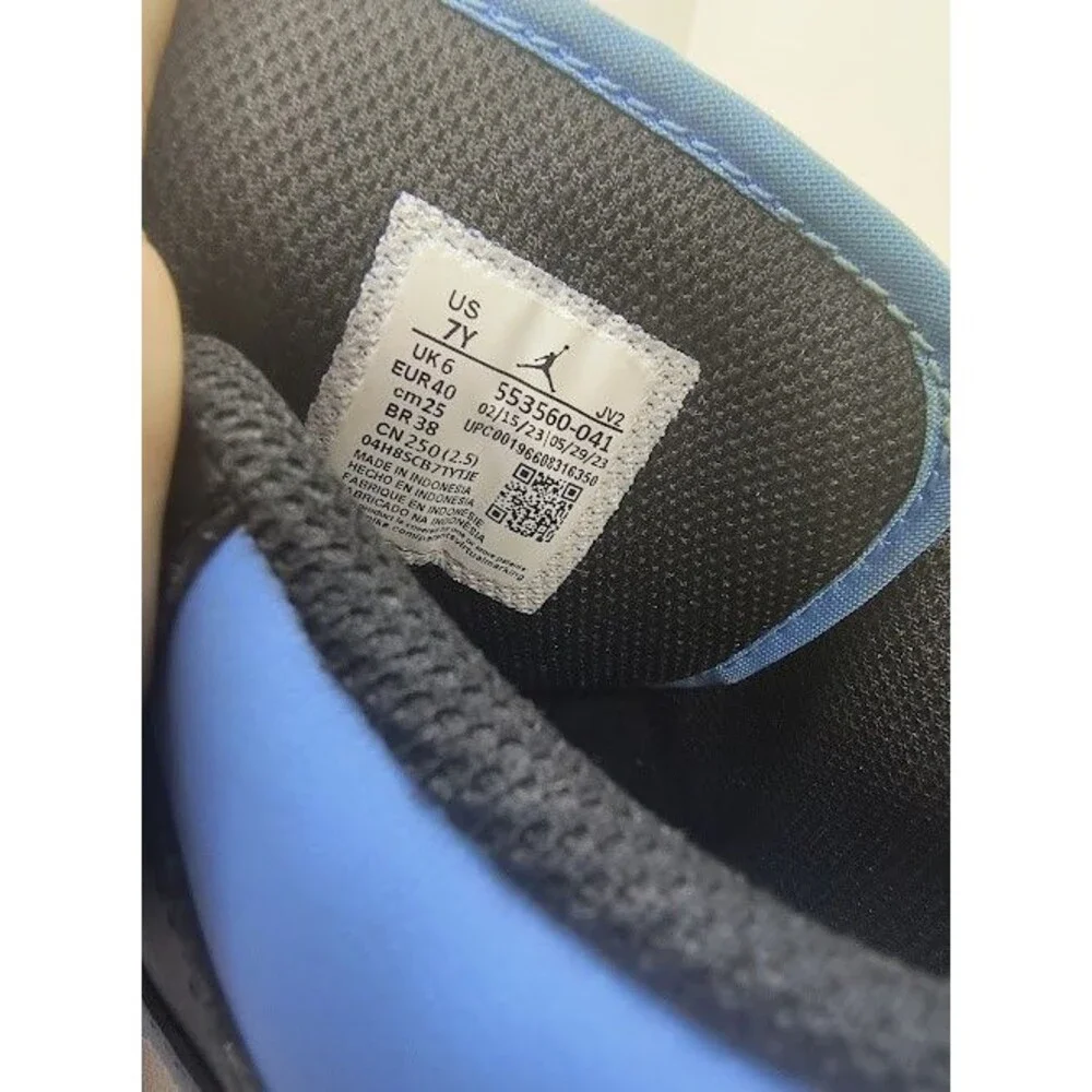 Nike Air Jordan 1 Low GS University Blue Black size 7Y With Box